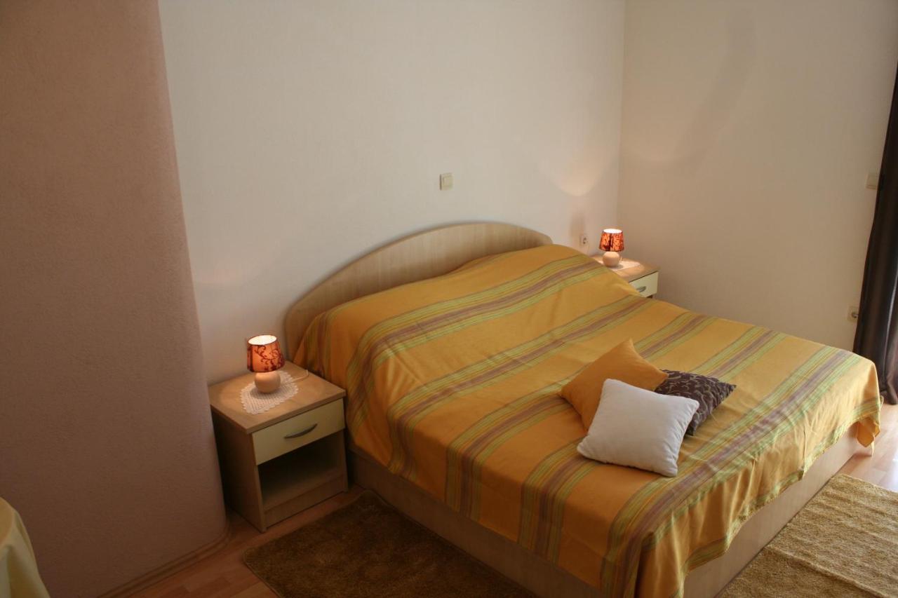 Rooms & Apartments Villa Anka Tučepi Habitación foto